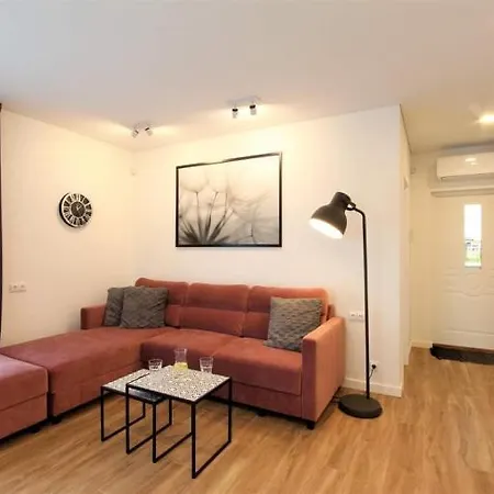 别墅 Kataleja Jusu Komfortiskam Poilsiui Prie Juros!